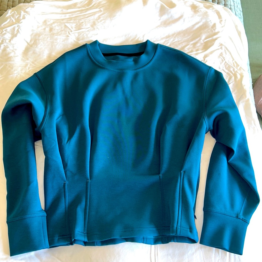 Lulu Lemon sweatshirt, size 6, worn once